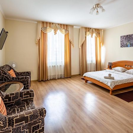 Apartment On Yana Zhizhky ลวีฟ ภายนอก รูปภาพ