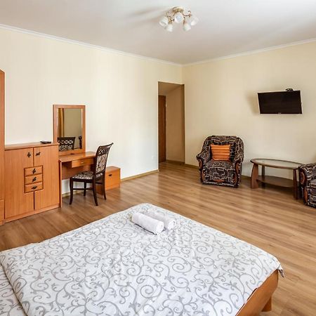 Apartment On Yana Zhizhky ลวีฟ ภายนอก รูปภาพ