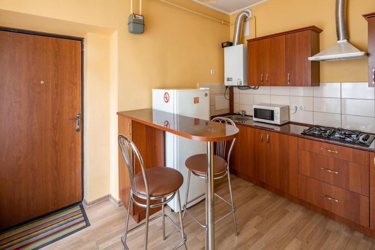 Apartment On Yana Zhizhky ลวีฟ ภายนอก รูปภาพ