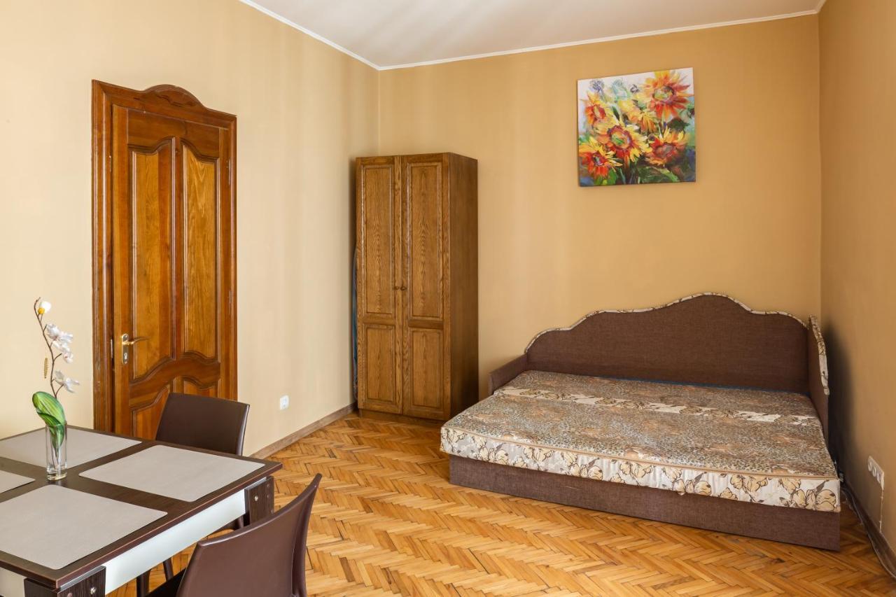 Apartment On Yana Zhizhky ลวีฟ ภายนอก รูปภาพ