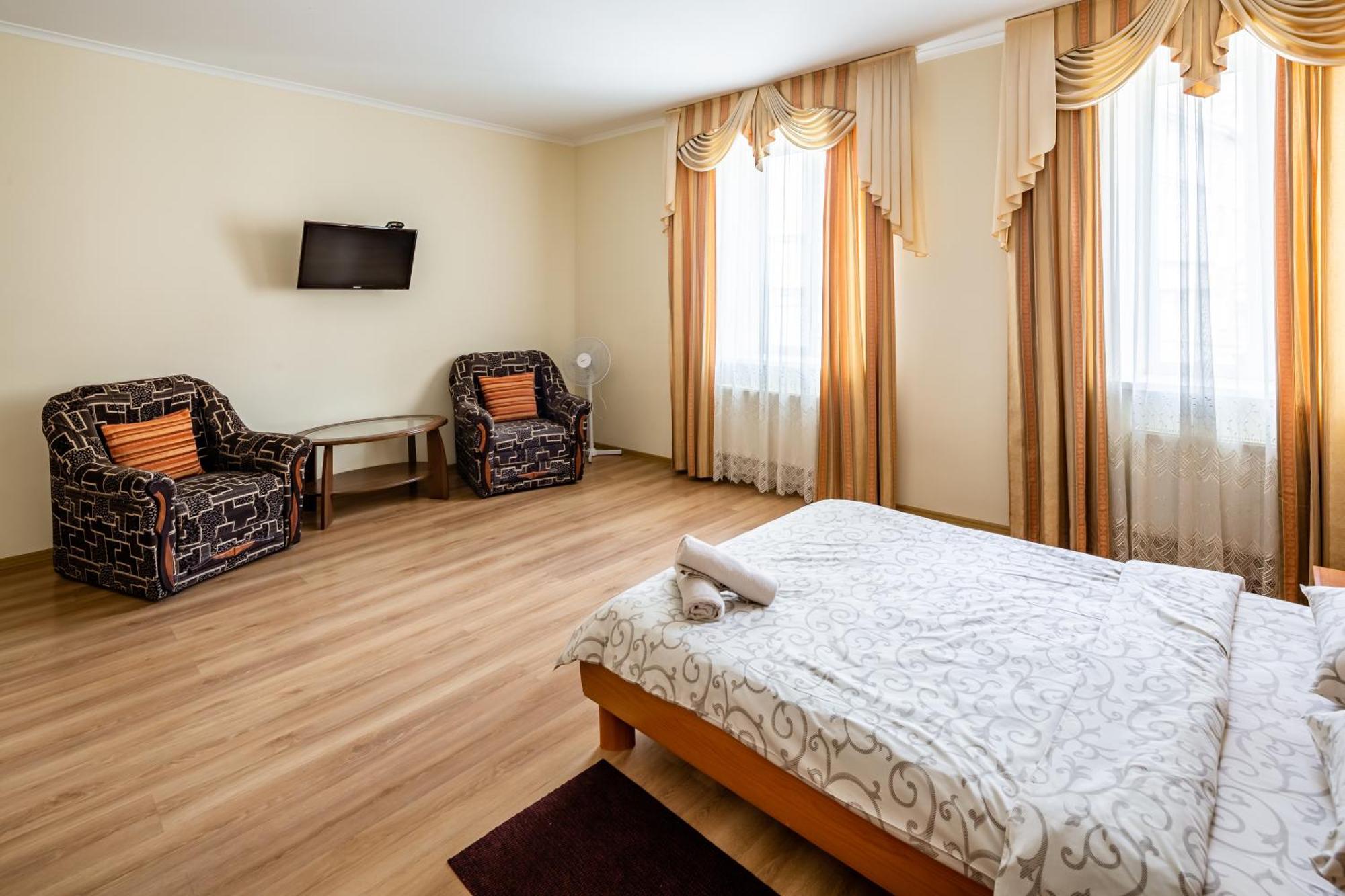 Apartment On Yana Zhizhky ลวีฟ ห้อง รูปภาพ