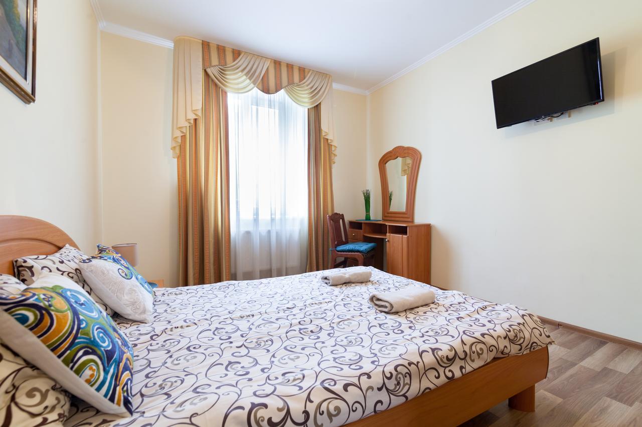 Apartment On Yana Zhizhky ลวีฟ ภายนอก รูปภาพ