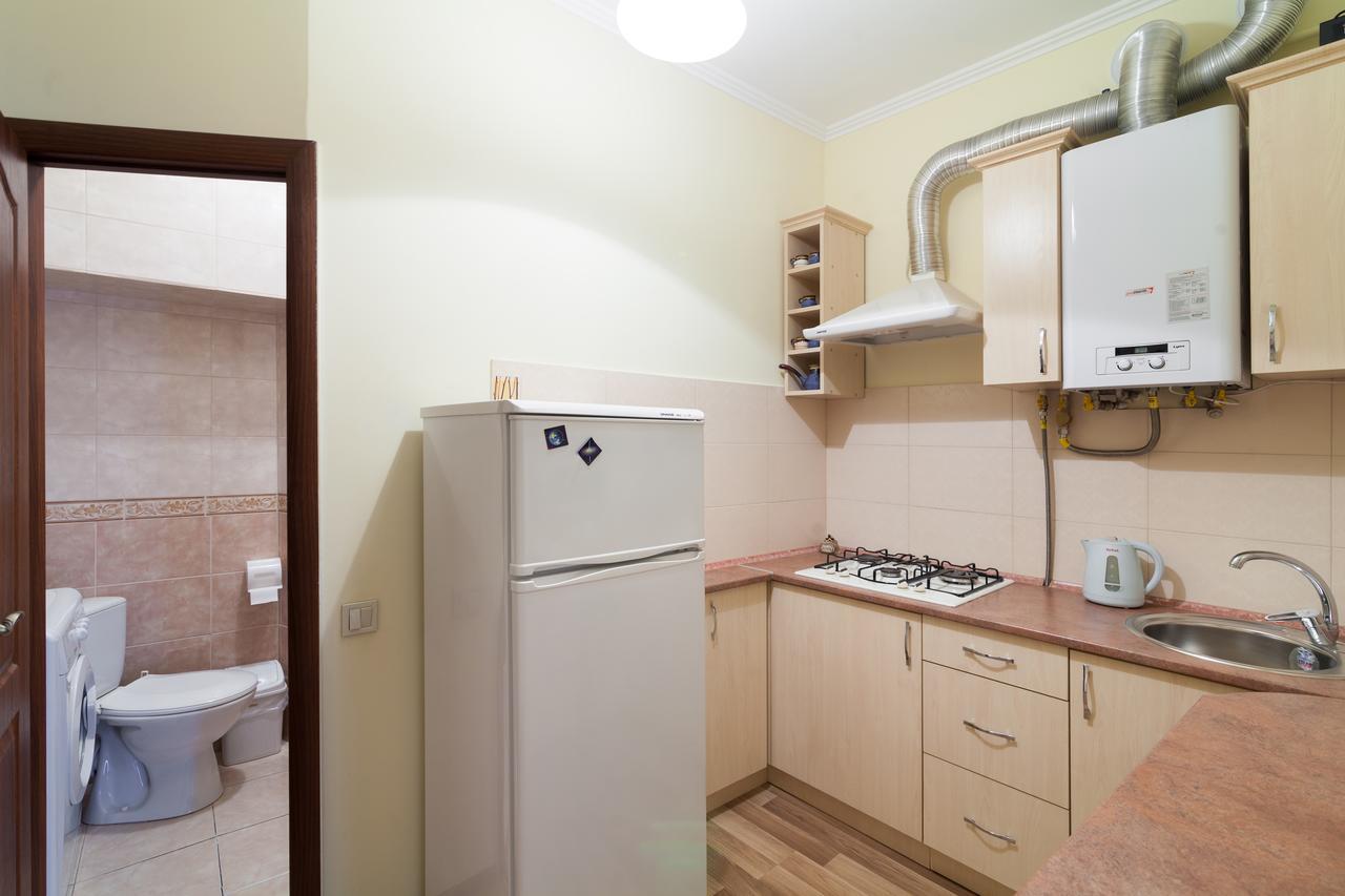 Apartment On Yana Zhizhky ลวีฟ ภายนอก รูปภาพ