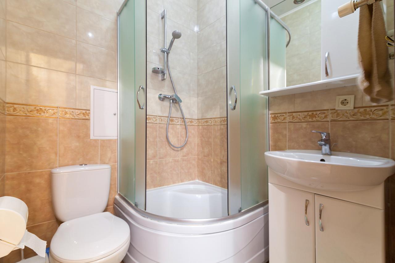 Apartment On Yana Zhizhky ลวีฟ ภายนอก รูปภาพ